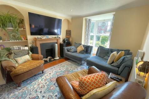 Sitting room 3.jpg