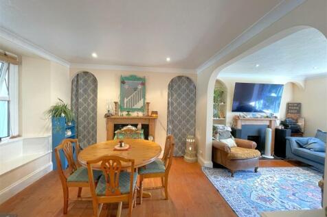 Dining Area.jpg