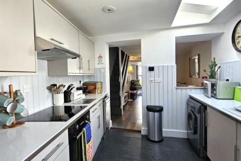 Kitchen (2).jpg
