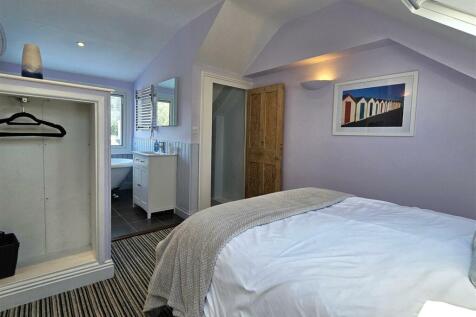 Principal bedroom (2).jpg
