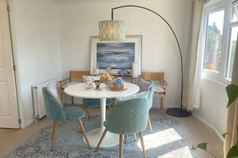 Dining area 2.jpg