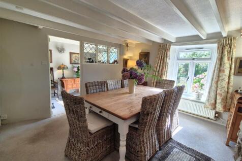 Dining room.jpg
