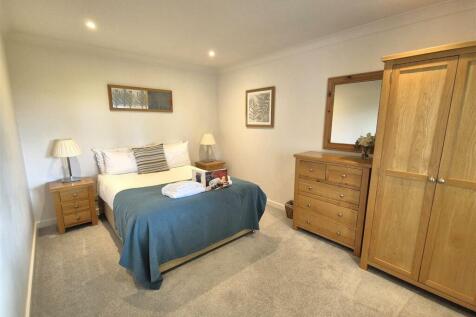 Bedroom one (2).jpg
