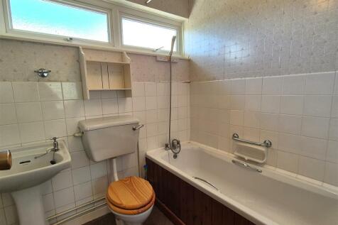 Bathroom.jpg