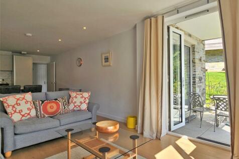 Sitting room  (2).jpg