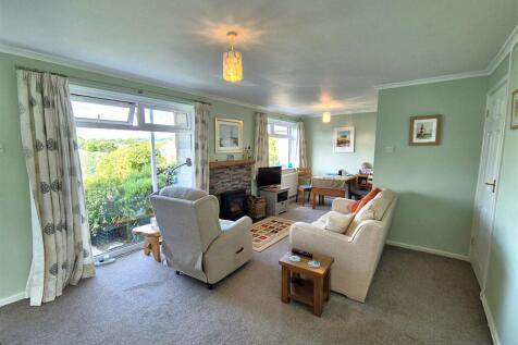 Living room 3.jpg