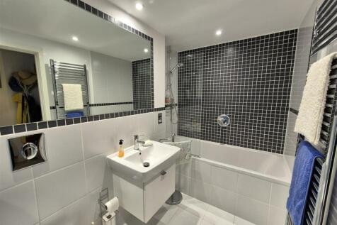 Bathroom.jpg