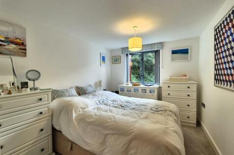 Principal bedroom.jpg