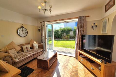 sitting room.jpg