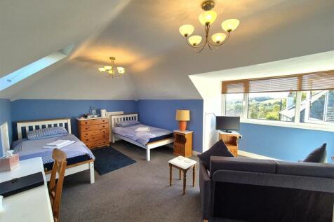 twin bedroom 2.jpg