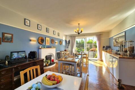 dining room 3.jpg