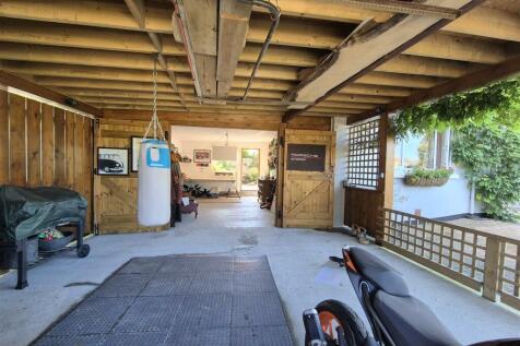Carport 2.jpg