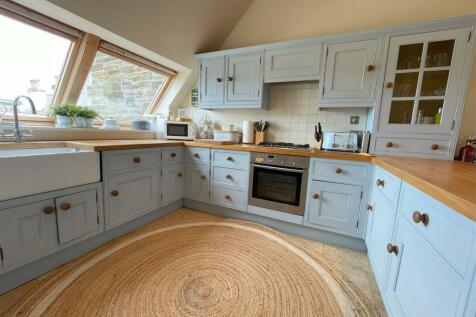 kitchen 2.jpg