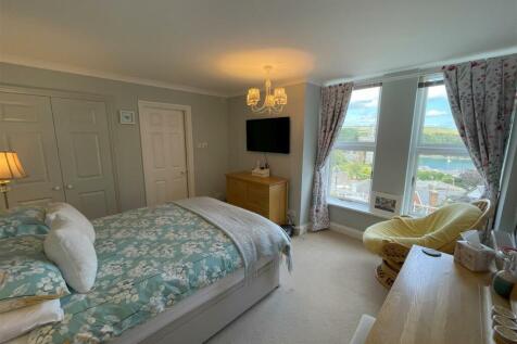 bedroom one.jpg
