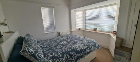 main bed (002).jpg