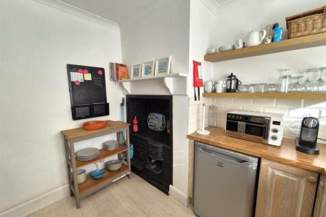 Kitchen (2).jpg