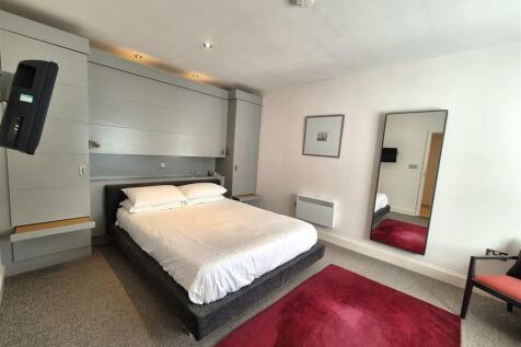 Bedroom two.jpg