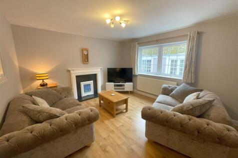 Sitting room 2.jpg