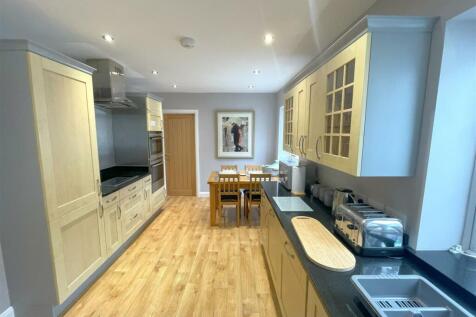 Kitchen 3.jpg