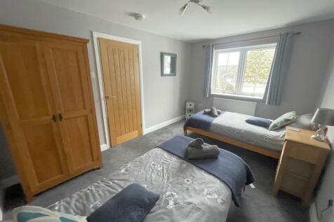 Bedroom two 4.jpg