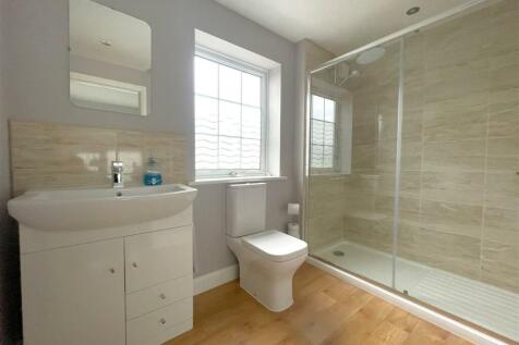 Shower room 2.jpg
