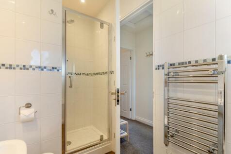 Bath and shower room