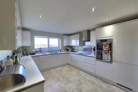 Kitchen 3.jpg
