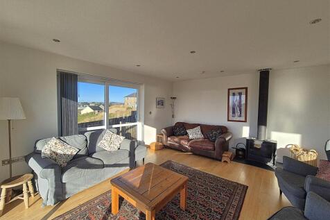 Living room 4.jpg