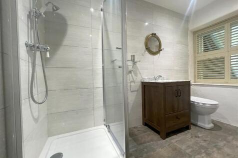 ensuite two 2.jpg