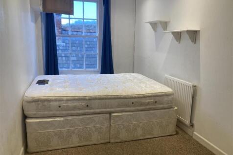 Bedroom 1.jpg