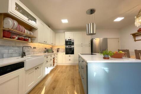 Kitchen 3.jpg
