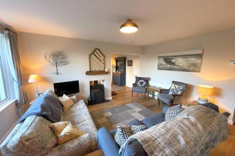 Sitting room 4.jpg