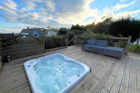Decking area 2.jpg