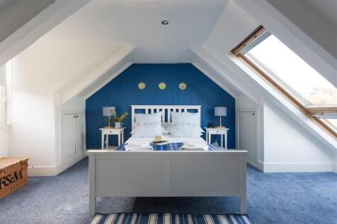 Bedroom 1.jpg