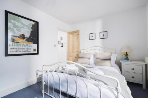 Bedroom 2 (3).jpg