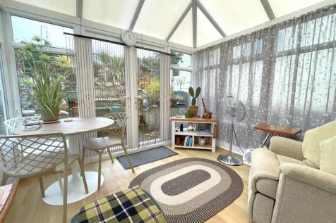 conservatory 2.jpg