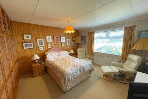 bedroom one .jpg