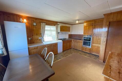 kitchen 2.jpg