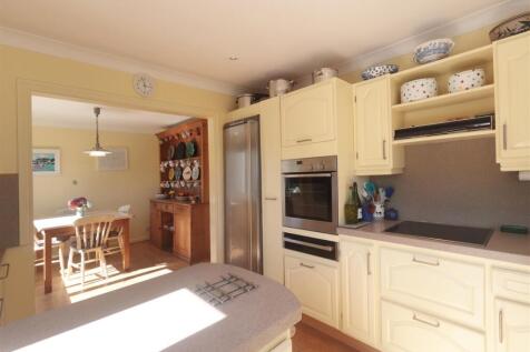 kitchen 2.jpg