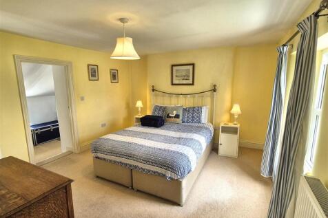 Principal bedroom (2).jpg
