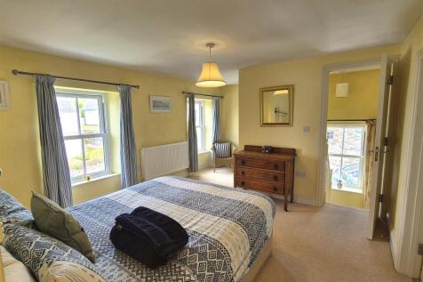 Principal bedroom (3).jpg