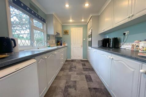 kitchen .jpg