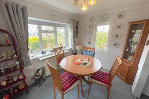 dining room .jpg