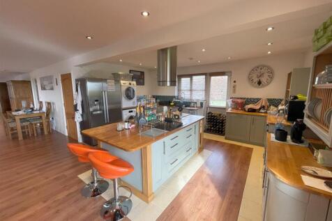 kitchen 4.jpg