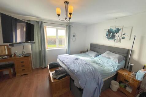 bedroom one 2.jpg