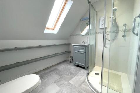 annexe shower room 2.jpg