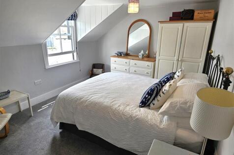 Bedroom (1).jpg