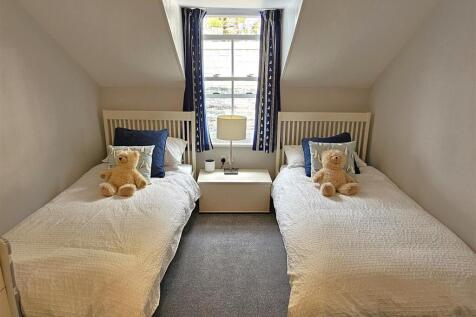 3rd Bedroom (2).jpg
