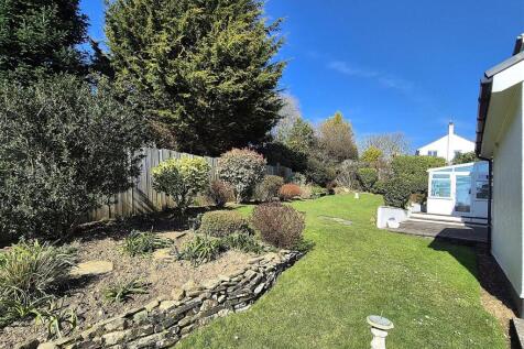 Rear garden (2).jpg