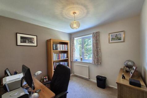 Bedroom 4.jpg